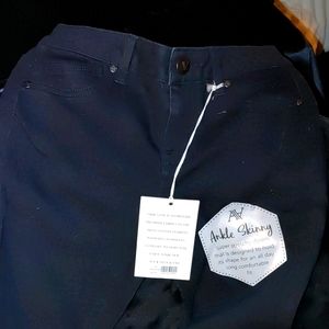 Women's Juniors jeans